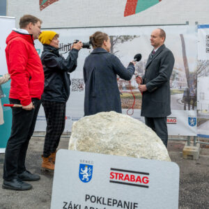 Poklepanie-základného kamena - Poliklinika Senec-72