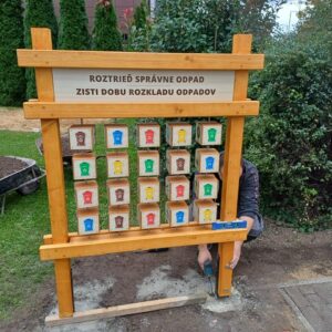 foto separacik osadzame tabulu