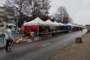 Farmárske trhy pred mestským úradom