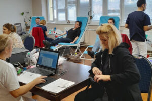 Darovanie-krvi-Senec