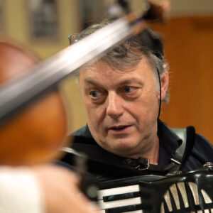 Csemadok-Pochovavanie-basy8