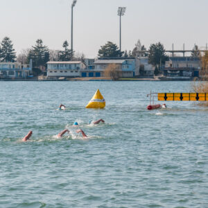 Súťaž v zimnom plávaní o pohár SJ7