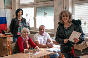 Hladame-clenov-do-komisii-referendum