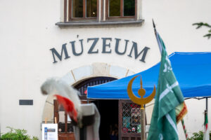 Noc-seneckeho-muzea-2026