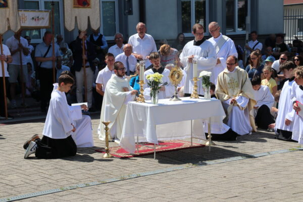 procesia-bozie-telo-senec